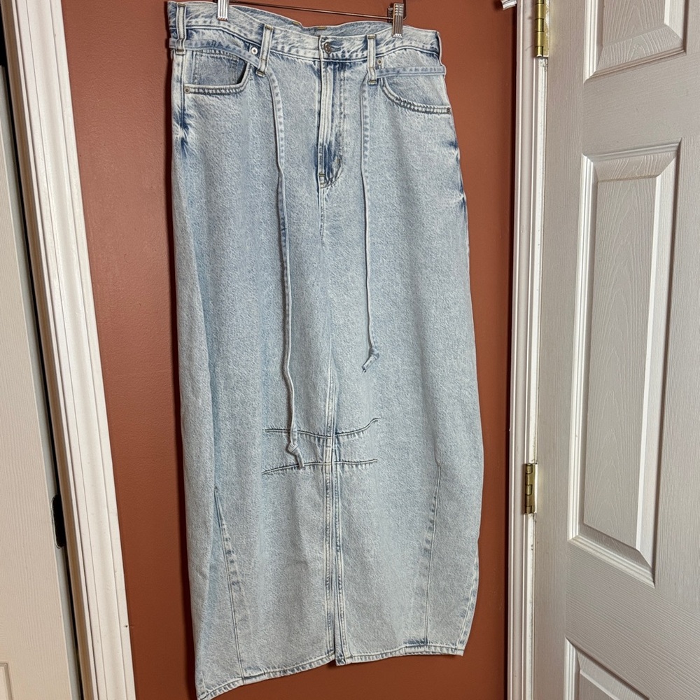 Ultra Soft denim horseshoe jeans
